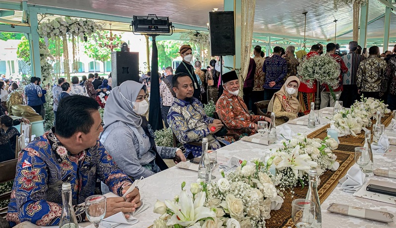 Hadiri Tasyakuran Pernikahan Putra Jokowi di Solo, Andi Sudirman Mewakili Masyarakat Sulsel Sampaikan Selamat